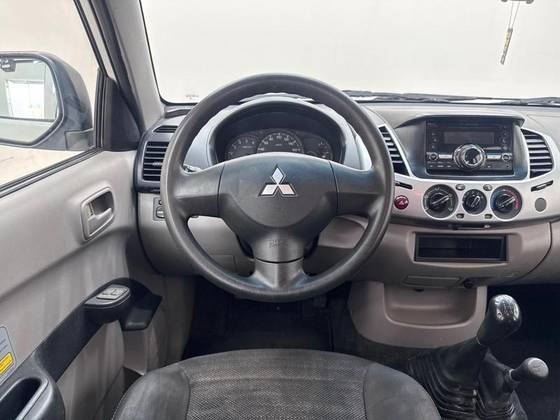 MITSUBISHI L200 TRITON 3.2 GLX 4X4 CD 16V TURBO INTERCOLER DIESEL 4P MANUAL